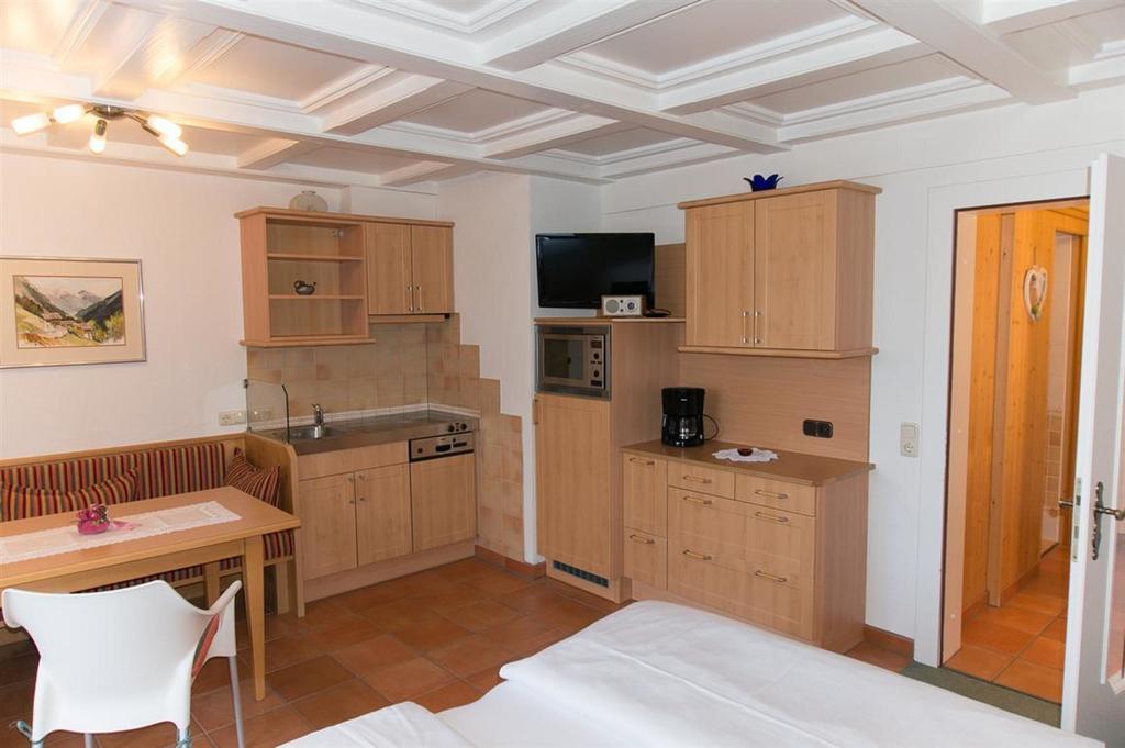 Haus Angela Hotel Sankt Jakob in Defereggen Phòng bức ảnh